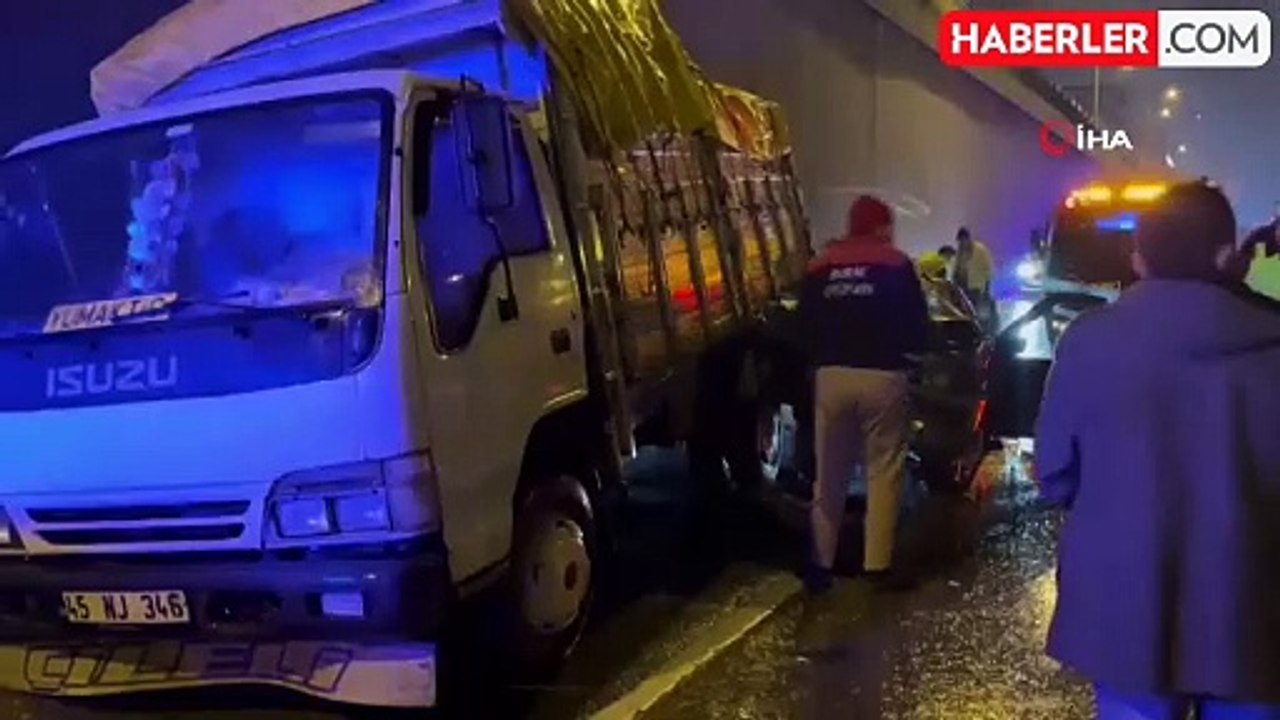 Bursa'da Yağış Sonrası Zincirleme Kaza: 1 Ölü, 4 Yaralı