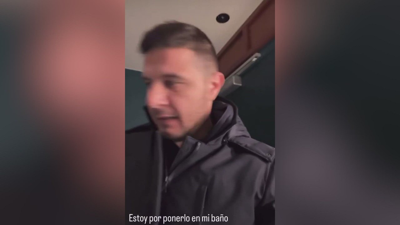 Joaquín es único: atónito con lo que se encontró en el baño de su último hotel