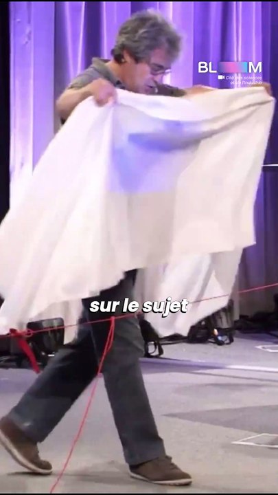 Les trous blancs, opposés aux trous noirs, expulsent énergie et matière sans jamais rien absorber. ⚡️✨