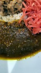 松屋 牛カレー大盛 半熟卵 野菜 味噌汁