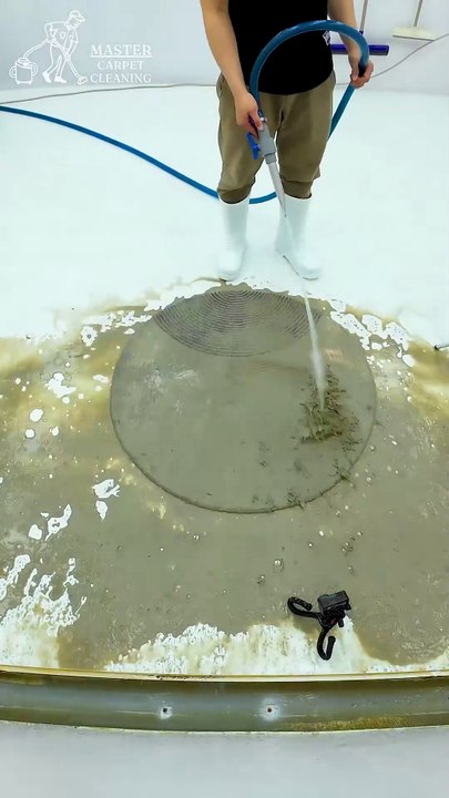 Satisfying Video - Round Carpet Returned From The Landfill - Carpet Cleaning ASMR #shorts