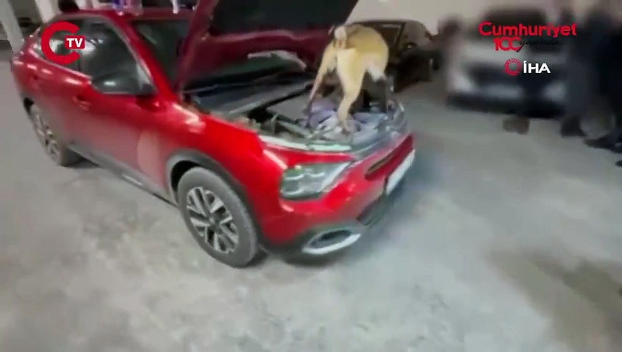 Aranan uyuşturucu aracın sigorta kutusunda bulundu!