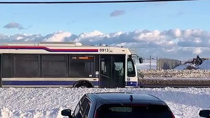 Sobe para 18 número de feridos em acidente com avião em Toronto