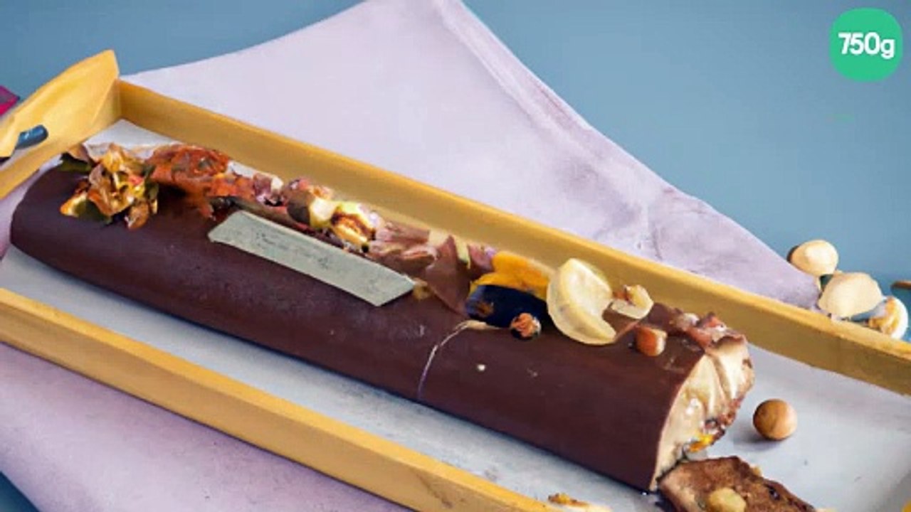 Bûche au praline et noisettes
