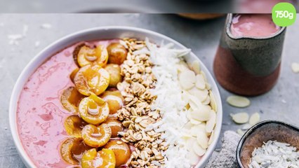 Smoothie bowl aux mirabelles et fraises