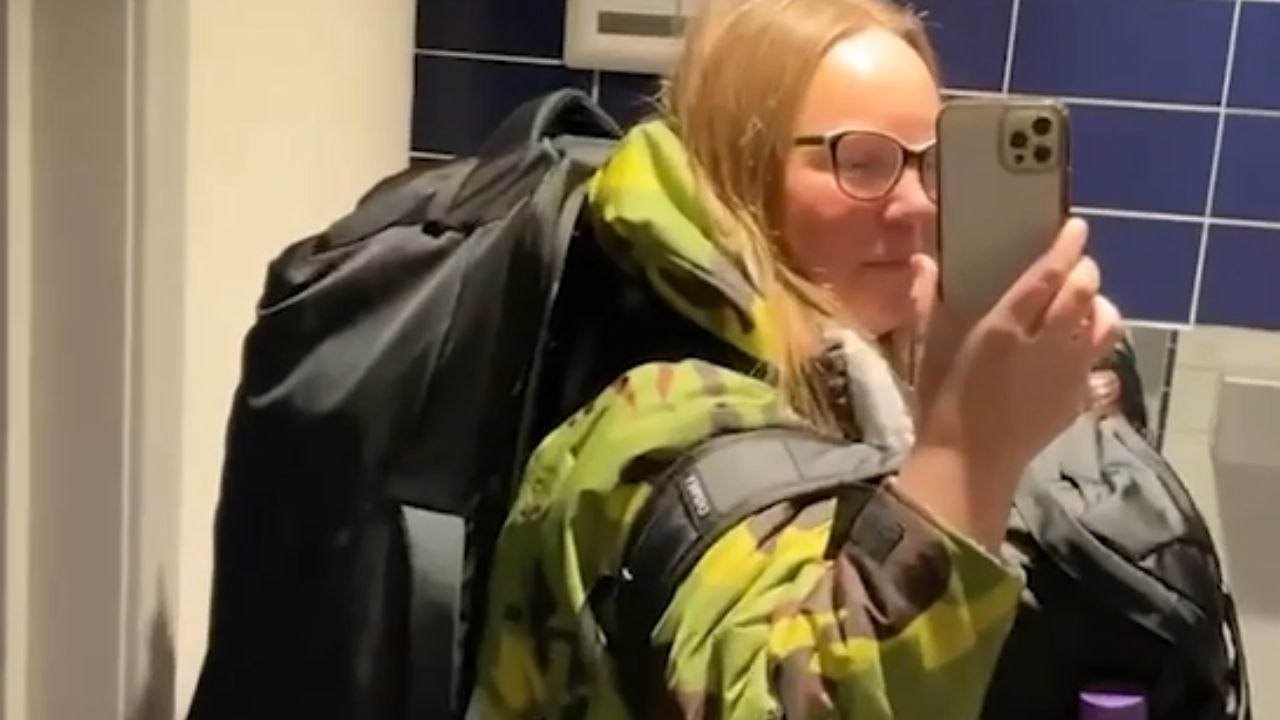 Kayleigh realises she's overpacked