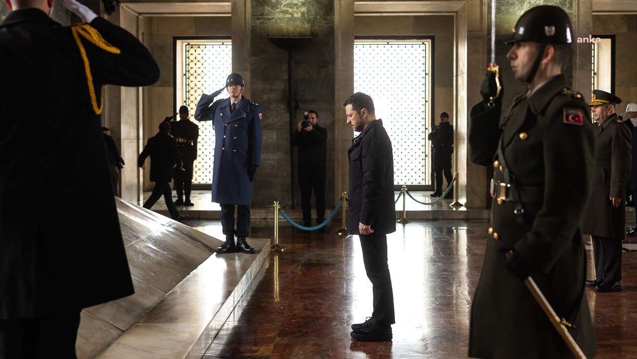 Ukrayna Devlet Başkanı Zelenski, Anıtkabir'i ziyaret etti