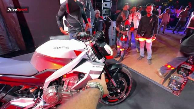 Aprilia Tuono 457 பைக்ன்னா இதான்பா! பார்க்கவே அட்டகாசமா இருக்குதே! | Giri Mani