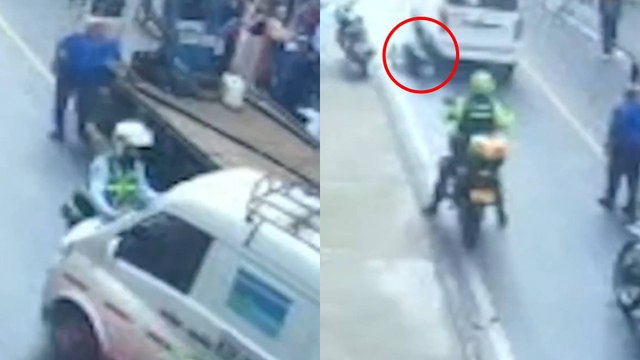 VIDEO | Conductor de microvan atropelló a un agente de tránsito en Cali en medio de un control vial