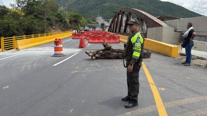Continúa el bloqueo en el sector Boquerón de la vía Bogotá – Girardot: ya completa más de 15 horas