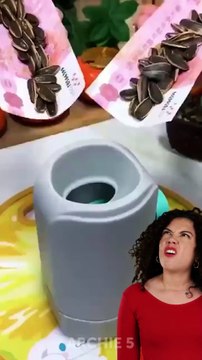 Gadgets and hacks are tested! pasta ascending in water, WD40 for gum removal, draw on a wood with needles