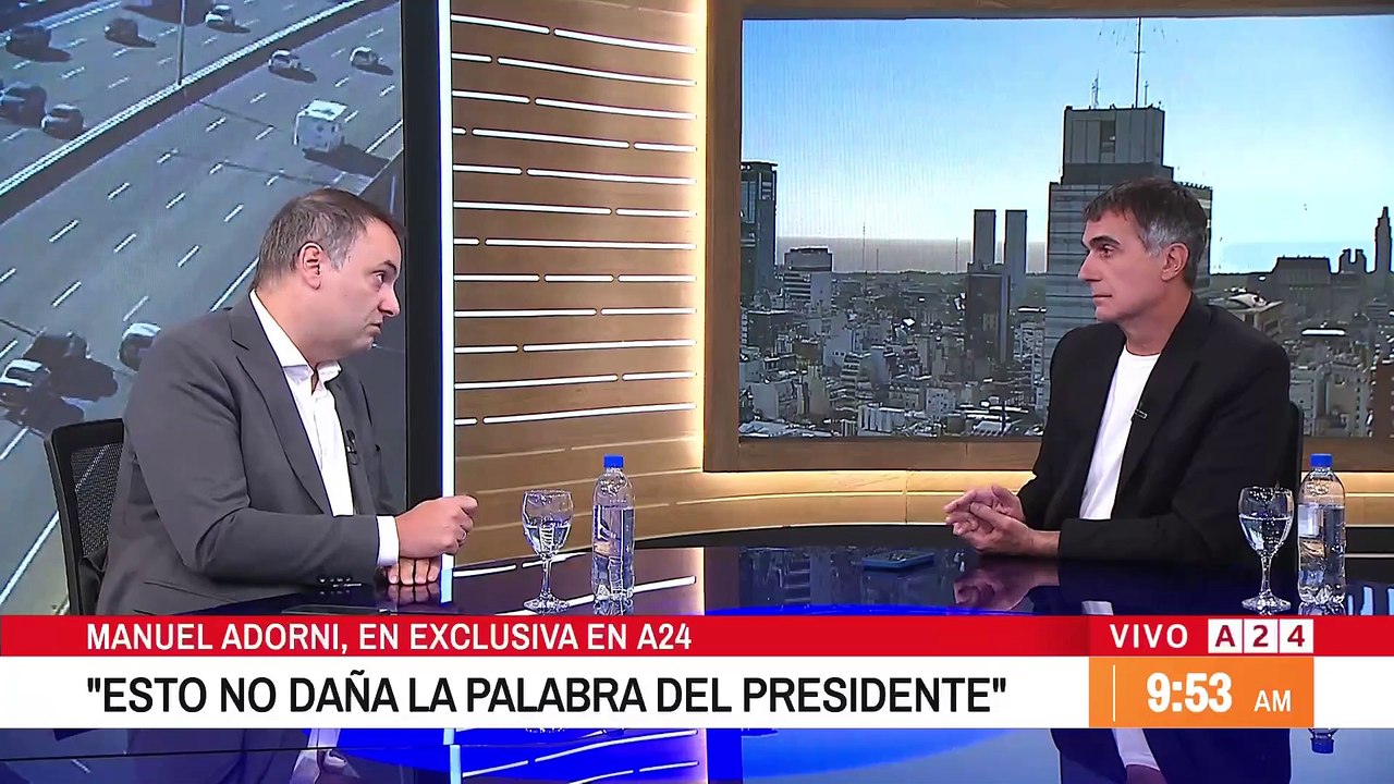 La crítica de Adorni a Santiago Caputo por el polémico final de la entrevista con Milei