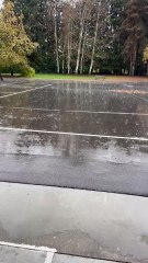 Heureusement on a des préau😂