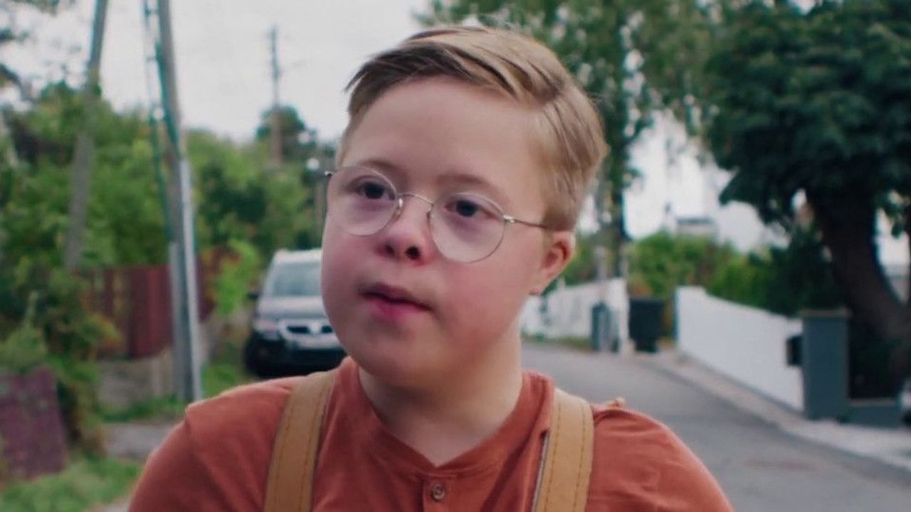 Lars ist LoL Trailer OV