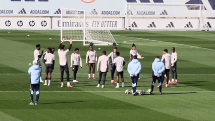 Cuando eres canterano, portero... e intentas hacer un caño a Mbappé: ¡reacción impagable!