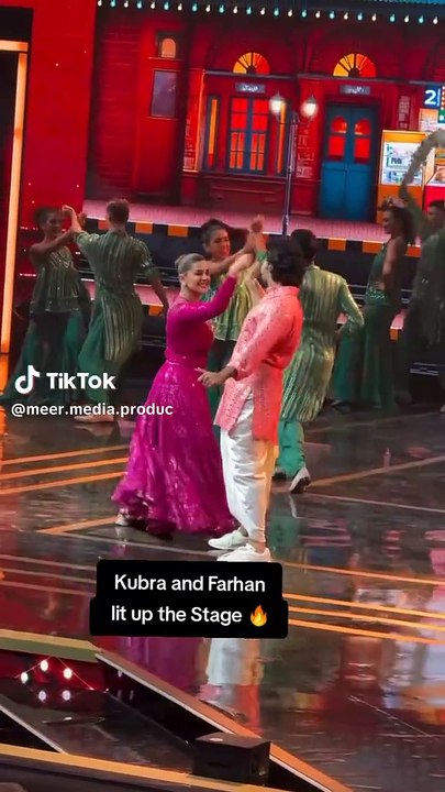 Kubra Khan And Farhan Saeed killing dance performance