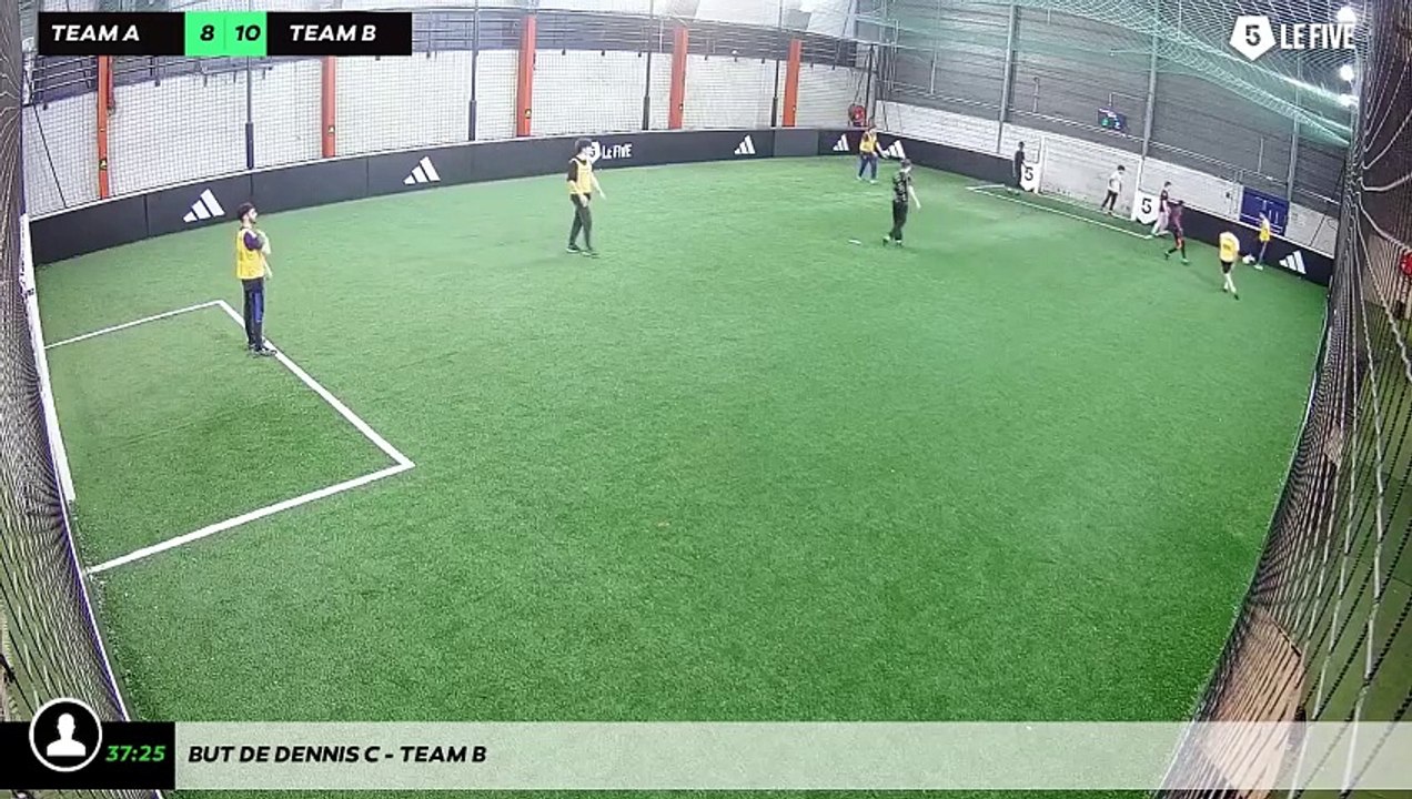 But de Dennis C - Team B
