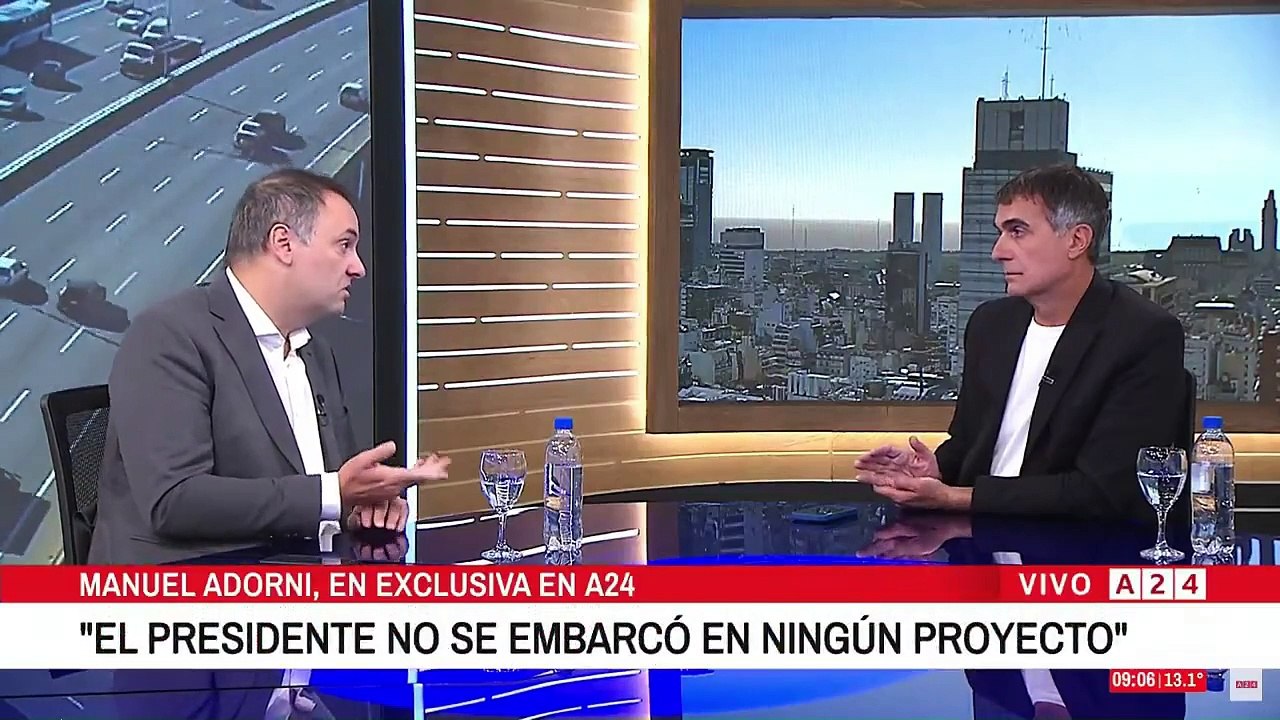 Manuel Adorni responsabilizó a Santiago Caputo por su intromisión en la entrevista a Javier Milei en TN