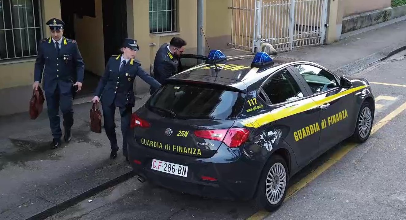 Corsi di formazione "fantasma" e fatture false: sequestri per 400mila euro (18.02.25)