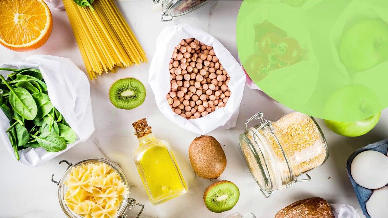 Petit flan de brocolis et chou-fleur aux carottes et lait de soja Dôme de boulgour fin et crème de sésame au shoyu