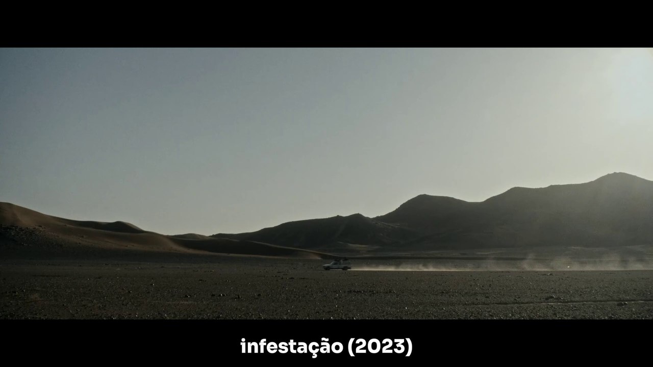 Homem compra uma aranha mortal ilegal que se reproduz rapidamente e transforma todo o prédio em uma zona de guerra