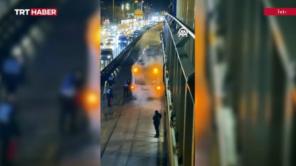 Avcılar'da metrobüsün motorunda yangın çıktı