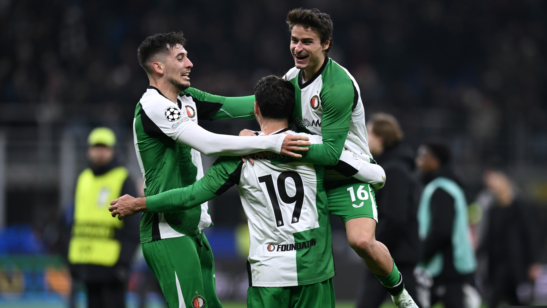 Feyenoord shock Milan to reach Round of 16
