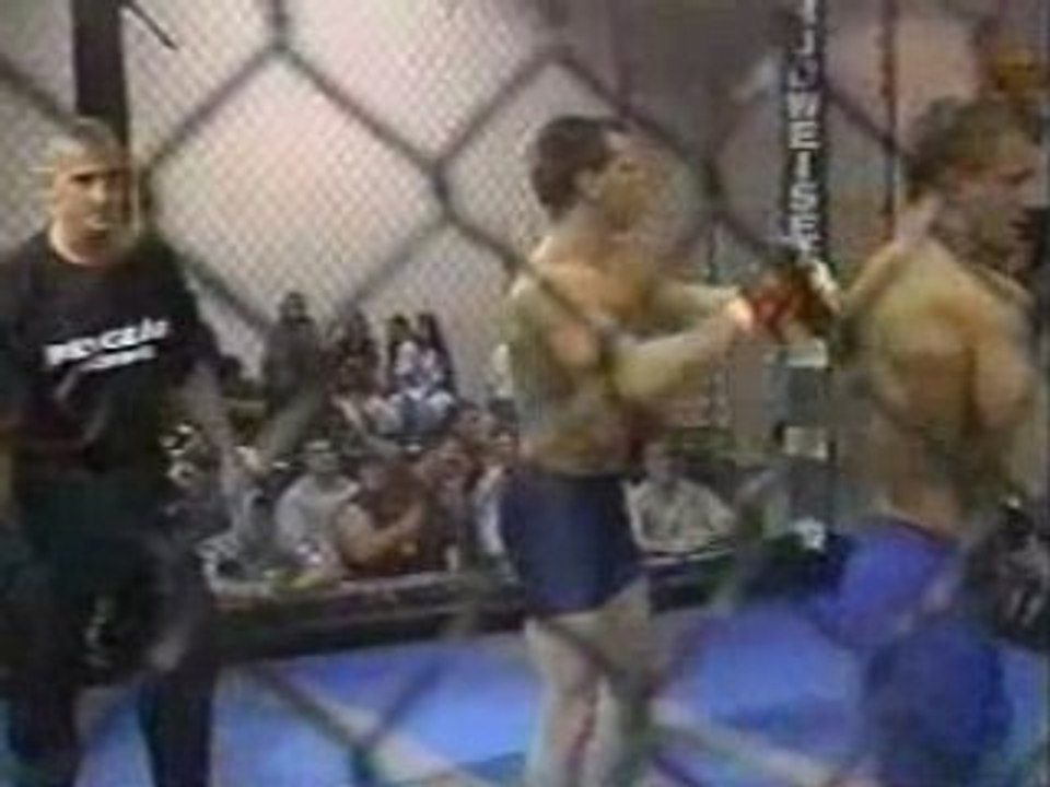 EC 21 Matt Hughes vs Dennis Hallman