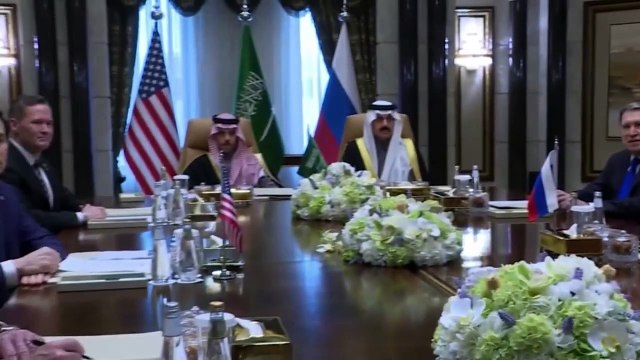 Estados Unidos y Rusia dan pasos para poner fin a sus tensiones y a la guerra en Ucrania