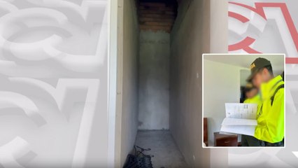 Video | Hallan hojas de vida de funcionarios de la Dian en un pasadizo secreto de la casa de ‘Papá Pitufo’