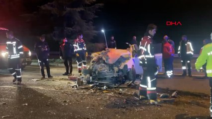 Uşak'ta, TIR'a arkadan çarpan otomobilin sürücüsü öldü
