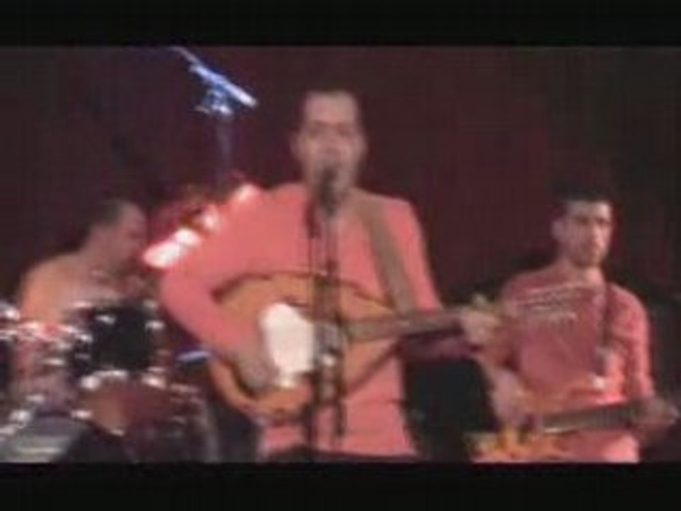 Mohamed Allaoua chante Matoub Lounès en Live