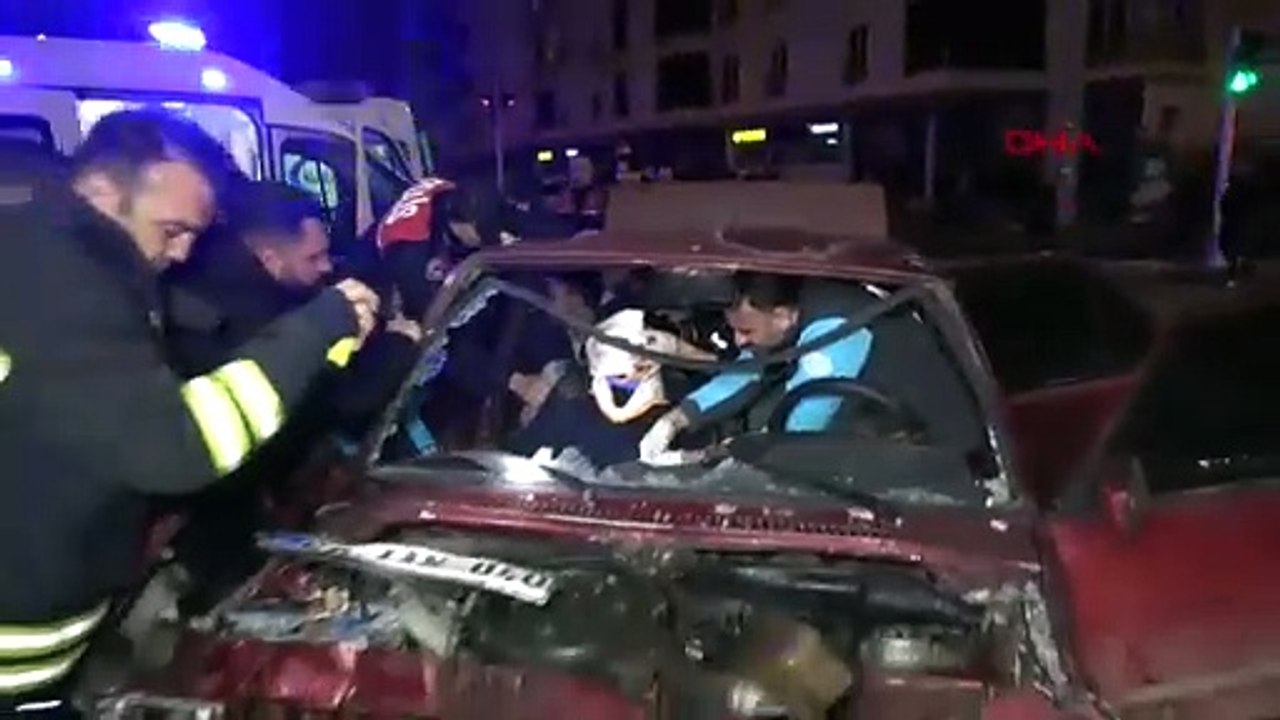 ''Dur'' ihtarına uymayan sürücüyle trafikteki kovalamacanın sonu feci bitti!