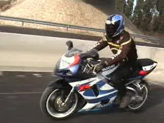 tres-long-wheeling-gsxr