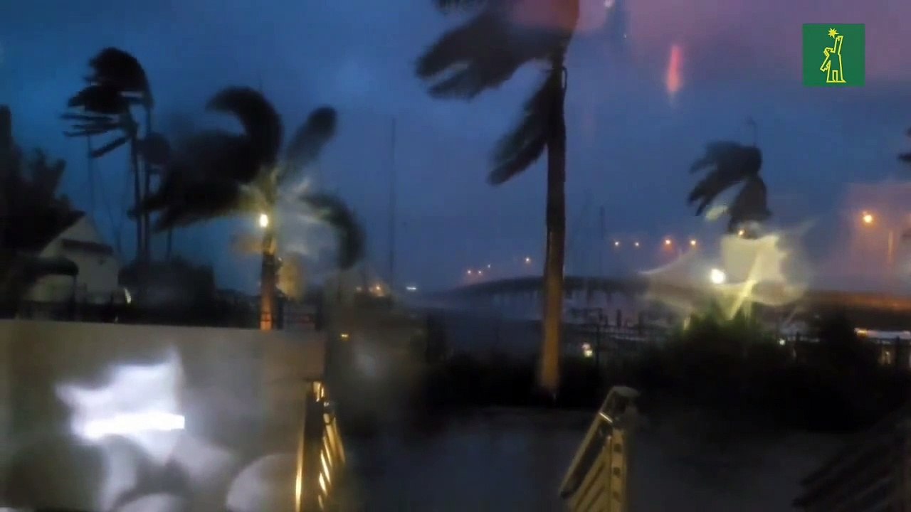Huracán Milton bajó a categoría 2 tras llegar a Florida y causó inundaciones repentinas