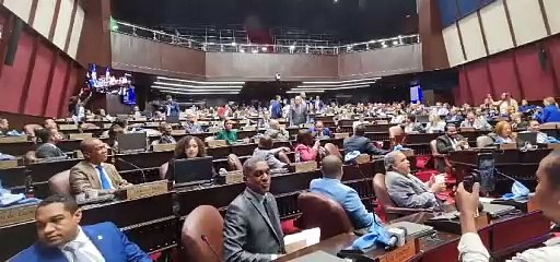 PLD y Fuerza del Pueblo abandonan sesión  por sentirse atropellados con reforma constitucional