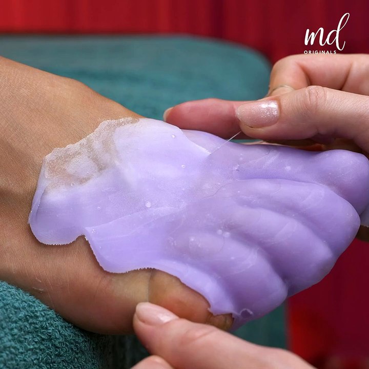 A step by step pedicure treatment✨
