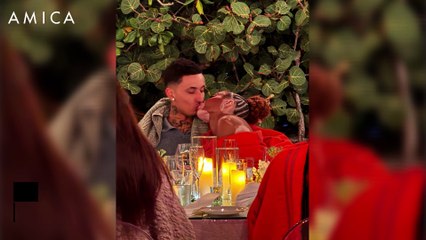 Winnie Harlow si sposa: un aereo pieno di rose rosse (e un anello favoloso) per la proposta