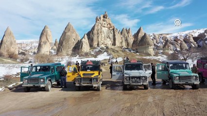 Balonlar uçamayınca arazi araçları devreye girdi: Turistler vadileri böyle keşfediyor