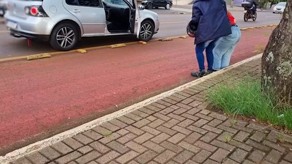 Mulher é vítima de atropelamento na Avenida Tito Muffato