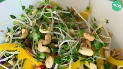 Salade de pousses de soja, mangue et noix de cajou et sa vinaigrette acidulée