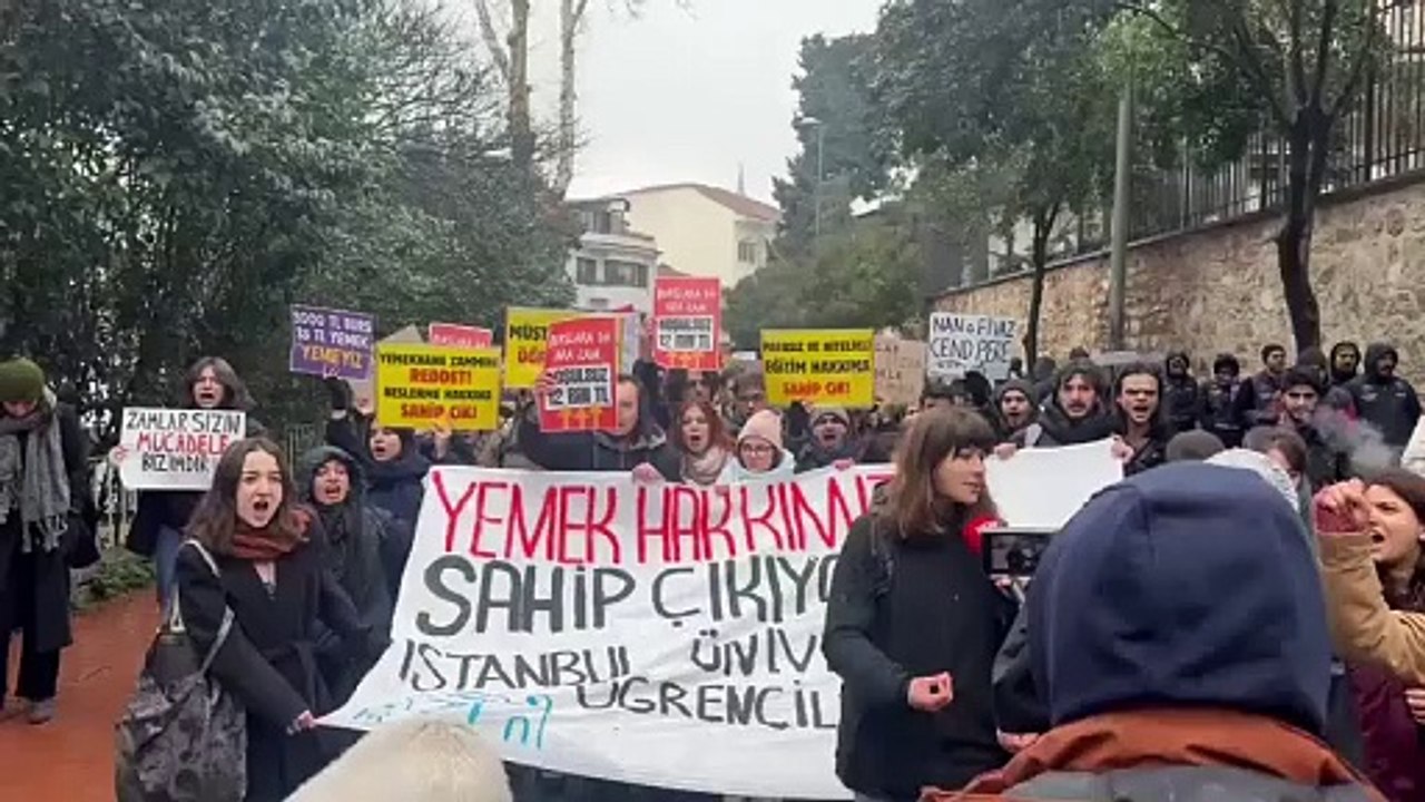 İstanbul Üniversitesi'nde bir öğün yemeğin ücreti 35 liraya çıkarıldı: 'Eğitimi piyasa bakışıyla gören bir anlayışın ürünü'