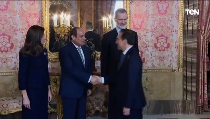 مراسم استقبال الرئيس السيسي في القصر الملكي الإسباني