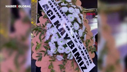 Düğünde damada yazılı çelenk şakası