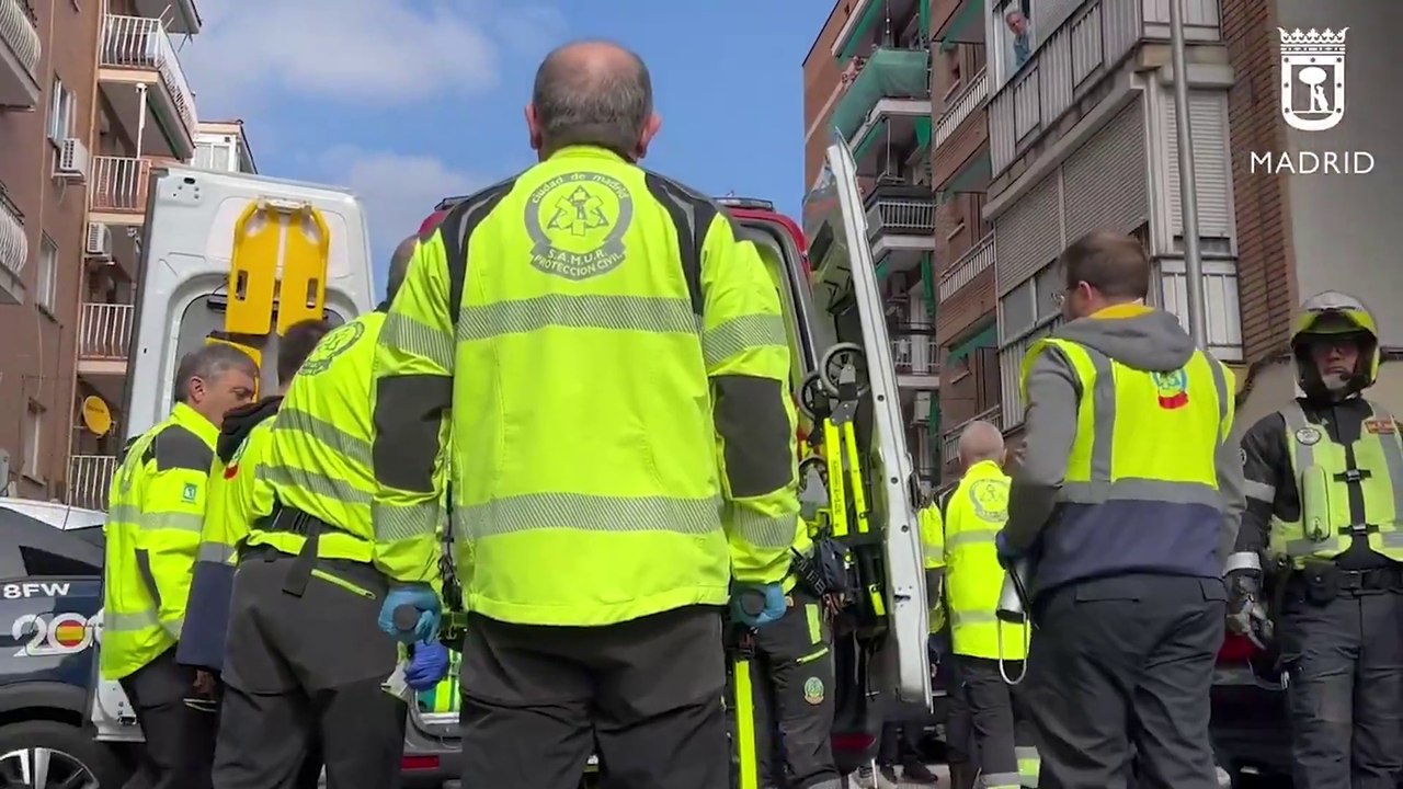 Muere un hombre tras caer al foso de un ascensor cuando intentaba tirar a su mujer