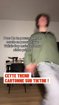 C’est la trend du moment ! Les créateurs reprennent des danses insolites qui ont marqué les réseaux, en mode « On te pousse en pensant que t’allais flop… » Quelle danse tu ferais ? 💃