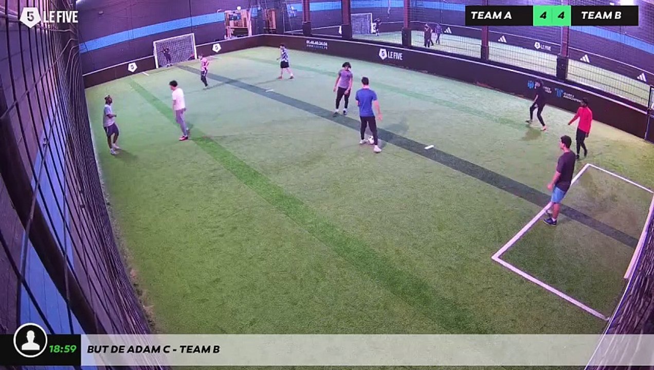 But de Adam C - Team B