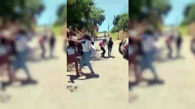 Vídeo flagra adolescentes trocando socos, tapas e puxões de cabelo após saída da escola em João Pinheiro