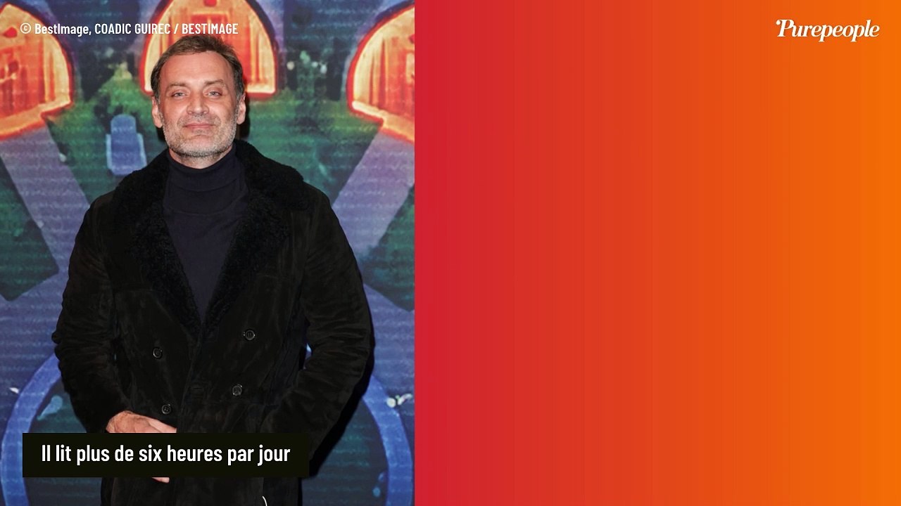 Augustin Trapenard (La Grande librairie) : Son intérieur propice à sa passion, il s'y adonne 6 heures par jour, photos