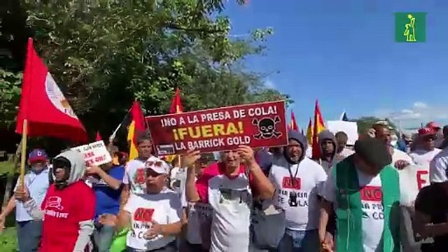 Concluye sin incidentes marcha por la autopista Duarte en rechazo a la presa de colas de Barrick Pueblo Viejo